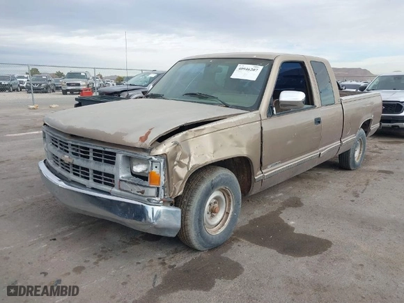 1994 Chevrolet C/K 1500 with VIN 2GCEC19K1R1223706, listed as a IAAI auction lot 40946207 with 206,975 mi miles. Bid and sale history available at carsss.com. Image 2.