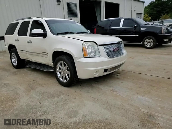 2010 GMC Yukon Denali with VIN 1GKUCEEF2AR119463, listed as a Copart auction lot 71236674 with 233,731 mi miles and Salvage Title. Bid and sale history available at carsss.com. Image 11.