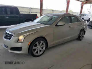2013 Cadillac ATS z VIN 1G6AA5RX5D0164495, wystawiony jako Copart lot #55016525 z przebiegiem 83 243 mil mil oraz Szkoda całkowita • Salvage title. Historia ofert i sprzedaży dostępna na DreamBid. Obrazek 1.