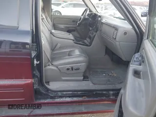2005 Chevrolet Silverado 1500 LS z VIN 2GCEC13T751334286, wystawiony jako IAAI lot #41183917 z przebiegiem 229 192 mil mil oraz . Historia ofert i sprzedaży dostępna na DreamBid. Obrazek 5.