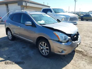 2012 Nissan Rogue S z VIN JN8AS5MV3CW407866, wystawiony jako IAAI lot #42214615 z przebiegiem 102 264 mil mil oraz . Historia ofert i sprzedaży dostępna na DreamBid. Obrazek 1.