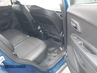 2019 Chevrolet Trax LT z VIN 3GNCJLSB1KL281331, wystawiony jako IAAI lot #41944818 z przebiegiem 119 314 mil mil oraz . Historia ofert i sprzedaży dostępna na DreamBid. Obrazek 8.