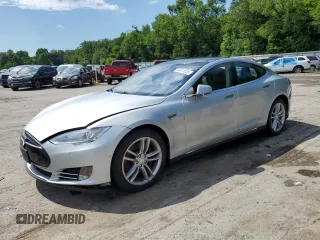 2014 Tesla Model S 60 with VIN 5YJSA1S17EFP66205, listed as a Copart auction lot 64817025 with 123,108 mi miles and Clean title. Bid and sale history available at DreamBid. Image 1.