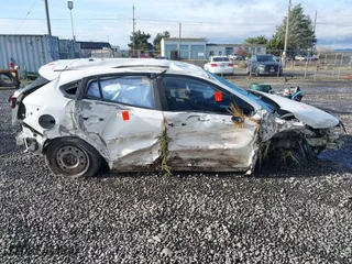 2018 Subaru Impreza with VIN 4S3GTAA62J3742382, listed as a IAAI auction lot 40836283 with 69,574 mi miles. Bid and sale history available at carsss.com. Image 12.