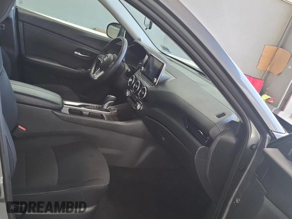 2024 Nissan Sentra SV z VIN 3N1AB8CV2RY295564, wystawiony jako IAAI lot #42796380 z przebiegiem 30 664 mil mil oraz . Historia ofert i sprzedaży dostępna na DreamBid. Obrazek 50.