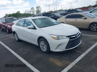 2017 Toyota Camry XLE with VIN 4T1BF1FK2HU633363, listed as a IAAI auction lot 42007735 with 95,199 mi miles. Bid and sale history available at carsss.com. Image 1.