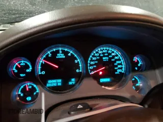2009 GMC Yukon Denali z VIN 1GKFK03209J115789, wystawiony jako Copart lot #44224165 z przebiegiem 221 292 mil mil oraz Szkoda całkowita • Salvage title. Historia ofert i sprzedaży dostępna na DreamBid. Obrazek 9.