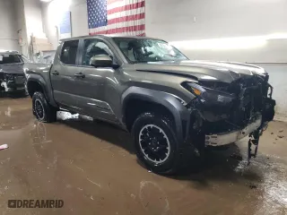2024 Toyota Tacoma 4WD SR5 with VIN 3TMLB5JNXRM036139, listed as a Copart auction lot 46434575 with 10,967 mi miles and Salvage Title. Bid and sale history available at carsss.com. Image 4.