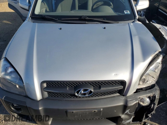 2008 Hyundai Tucson SE with VIN KM8JN72D28U843289, listed as a Copart auction lot 72465854 with 105,447 mi miles and Non Repairable. Bid and sale history available at carsss.com. Image 12.