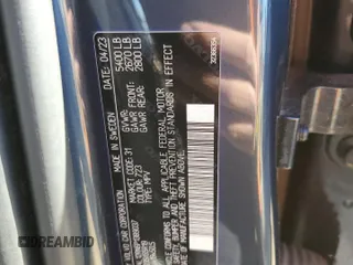 2023 Volvo XC60 Plus Bright Theme z VIN YV4L12RN6P1389037, wystawiony jako Copart lot #48723525 z przebiegiem Nie podano mil oraz Nie do naprawy • Non repairable. Historia ofert i sprzedaży dostępna na DreamBid. Obrazek 13.