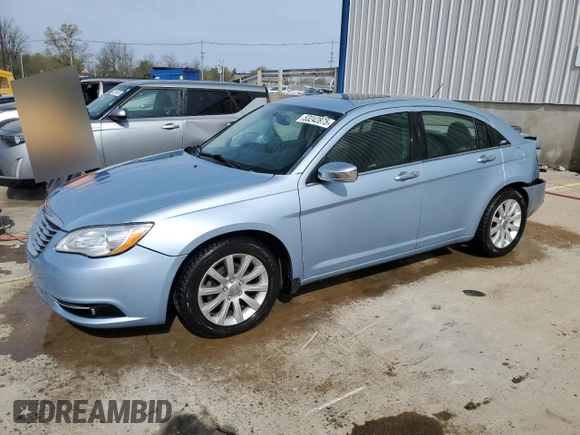 2014 Chrysler 200 Limited z VIN 1C3CCBCG9EN172972, wystawiony jako Copart lot #53242875 z przebiegiem 173 383 mil mil oraz Szkody całkowita. Historia ofert i sprzedaży dostępna na DreamBid. Obrazek 1.