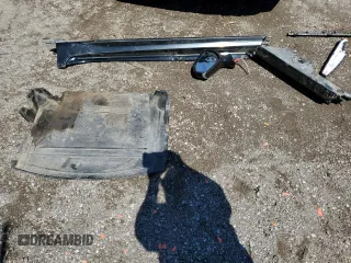 2025 Toyota Camry LE z VIN 4T1DAACK5SU517822, wystawiony jako Copart lot #55895755 z przebiegiem Nie podano mil oraz Szkoda całkowita • Salvage title. Historia ofert i sprzedaży dostępna na DreamBid. Obrazek 12.