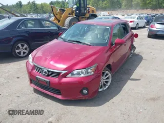 2013 Lexus CT 200h z VIN JTHKD5BH1D2170258, wystawiony jako IAAI lot #42217701 z przebiegiem 120 963 mil mil oraz . Historia ofert i sprzedaży dostępna na DreamBid. Obrazek 2.