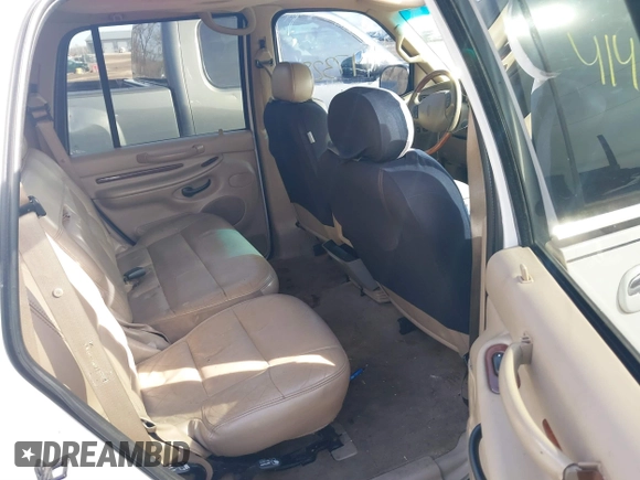 2001 Lincoln Navigator z VIN 5LMFU28R51LJ32175, wystawiony jako IAAI lot #41473282 z przebiegiem 231 832 mil mil oraz . Historia ofert i sprzedaży dostępna na DreamBid. Obrazek 8.