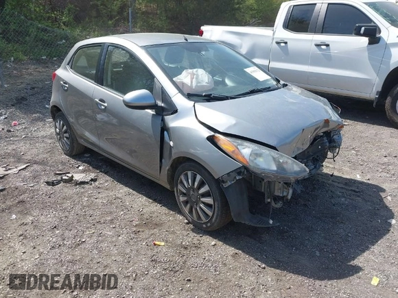 2013 Mazda 2 Sport with VIN JM1DE1KY8D0154960, listed as a IAAI auction lot 41903672 with 222,844 mi miles and . Bid and sale history available at DreamBid. Image 1.
