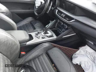 2022 Alfa Romeo Stelvio Veloce z VIN ZASPAKBNXN7D26328, wystawiony jako IAAI lot #42326409 z przebiegiem 42 494 mil mil oraz . Historia ofert i sprzedaży dostępna na DreamBid. Obrazek 5.