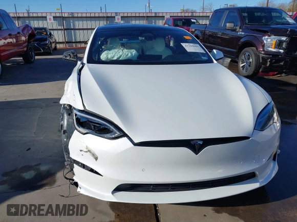 2022 Tesla Model S Plaid z VIN 5YJSA1E63NF483873, wystawiony jako IAAI lot #41204003 z przebiegiem 15 mil mil oraz . Historia ofert i sprzedaży dostępna na DreamBid. Obrazek 22.