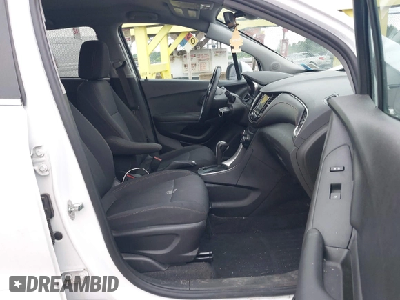 2020 Chevrolet Trax LT with VIN 3GNCJPSB1LL262562, listed as a IAAI auction lot 42547699 with 115,158 mi miles and . Bid and sale history available at DreamBid. Image 5.