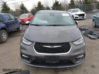 2023 Chrysler Pacifica Hybrid Limited with VIN 2C4RC1S70PR502988, listed as a IAAI auction lot 41690262 with 21,246 mi miles. Bid and sale history available at carsss.com. Image 13.
