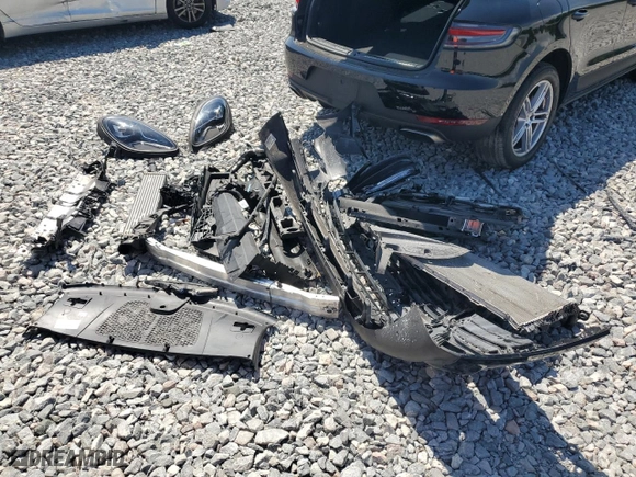2021 Porsche Macan with VIN WP1AA2A5XMLB14209, listed as a Copart auction lot 51241305 with 42,659 mi miles and Salvage Title. Bid and sale history available at carsss.com. Image 13.