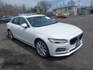 2017 Volvo S90 Inscription with VIN YV1A22ML6H1012989, listed as a IAAI auction lot 41972923 with 102,219 mi miles. Bid and sale history available at carsss.com. Image 1.