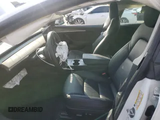 2022 Tesla Model 3 Long Range z VIN 5YJ3E1EB5NF290131, wystawiony jako Copart lot #61128624 z przebiegiem 57 274 mil mil oraz Szkoda całkowita • Salvage title. Historia ofert i sprzedaży dostępna na DreamBid. Obrazek 7.