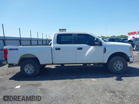 2018 Ford Super Duty F-250 SRW XL with VIN 1FT7W2B68JEC59785, listed as a IAAI auction lot 41975366 with 141,353 mi miles. Bid and sale history available at carsss.com. Image 13.