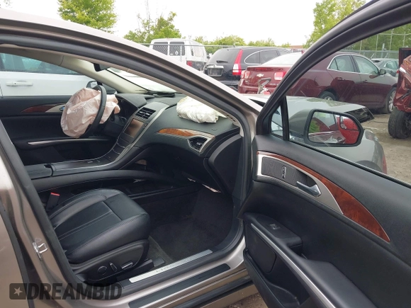 2016 Lincoln MKZ with VIN 3LN6L2G91GR614983, listed as a IAAI auction lot 42345061 with 35,977 mi miles and . Bid and sale history available at DreamBid. Image 5.