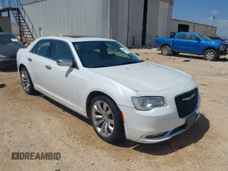 2015 Chrysler 300 C z VIN 2C3CCAET2FH756791, wystawiony jako IAAI lot #42456018 z przebiegiem 42 370 mil mil oraz . Historia ofert i sprzedaży dostępna na DreamBid. Obrazek 1.