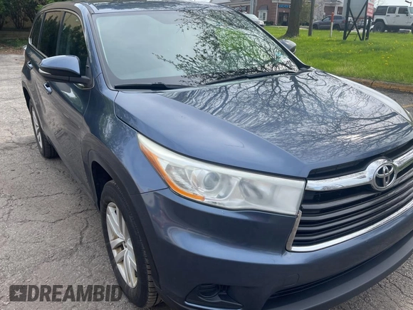 2014 Toyota Highlander LE z VIN 5TDZARFH5ES007181, wystawiony jako Copart lot #56413755 z przebiegiem 211 427 mil mil oraz Czysty tytuł • Clean title. Historia ofert i sprzedaży dostępna na DreamBid. Obrazek 1.
