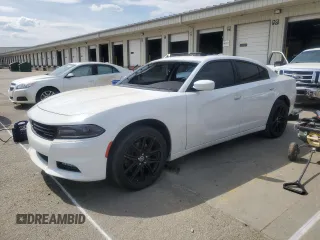 2015 Dodge Charger SXT z VIN 2C3CDXJGXFH919941, wystawiony jako Copart lot #51209405 z przebiegiem 93 581 mil mil oraz Szkoda całkowita • Salvage title. Historia ofert i sprzedaży dostępna na DreamBid. Obrazek 1.