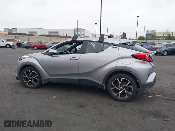 2018 Toyota C-HR XLE with VIN JTNKHMBX5J1011568, listed as a IAAI auction lot 42043867 with 30,699 mi miles. Bid and sale history available at carsss.com. Image 15.