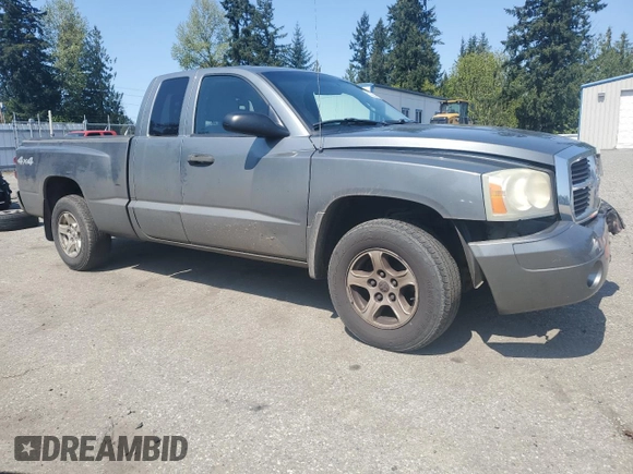 2006 Dodge Dakota SLT with VIN 1D7HW42KX6S520054, listed as a Copart auction lot 53320995 with 205,206 mi miles and Salvage Title. Bid and sale history available at carsss.com. Image 4.