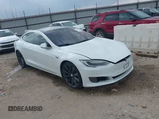 2017 Tesla Model S 100D with VIN 5YJSA1E29HF204797, listed as a IAAI auction lot 41760296 with 92,587 mi miles. Bid and sale history available at carsss.com. Image 1.