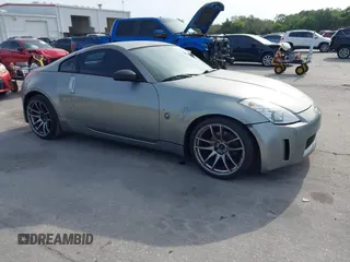2005 Nissan 350Z Enthusiast with VIN JN1AZ34D85M609056, listed as a IAAI auction lot 42079583 with 203,596 mi miles. Bid and sale history available at carsss.com. Image 1.