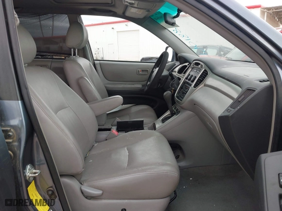 2007 Toyota Highlander with VIN JTEHP21A570190188, listed as a IAAI auction lot 41665640 with 328,585 mi miles. Bid and sale history available at carsss.com. Image 5.