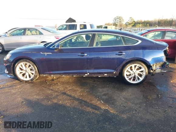 2023 Audi A5 Sportback Premium z VIN WAUABCF58PA032618, wystawiony jako IAAI lot #41048963 z przebiegiem 2 740 mil mil oraz . Historia ofert i sprzedaży dostępna na DreamBid. Obrazek 15.
