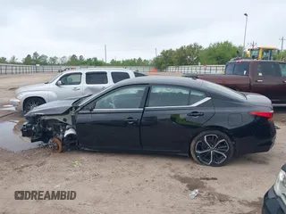 2024 Nissan Altima SR z VIN 1N4BL4CVXRN432003, wystawiony jako IAAI lot #41916171 z przebiegiem 14 729 mil mil oraz . Historia ofert i sprzedaży dostępna na DreamBid. Obrazek 15.