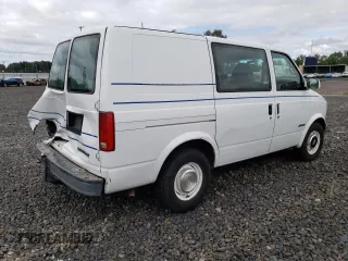 1998 Chevrolet Astro Cargo with VIN 1GCDM19W6WB185204, listed as a Copart auction lot 72199484 with 97,262 mi miles and Salvage Title. Bid and sale history available at carsss.com. Image 3.