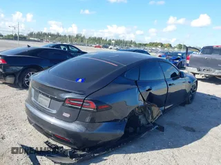 2023 Tesla Model S Plaid с VIN 5YJSA1E62PF530538, выставлен на аукционе IAAI как лот 41553415 с пробегом 31 392 миль миль и . История ставок и продаж доступна на DreamBid. Изображение 4.