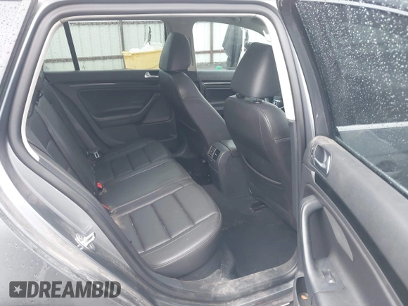 2014 Volkswagen Jetta SportWagen TDI with VIN 3VWPL7AJ9EM626122, listed as a IAAI auction lot 41896727 with 72,701 mi miles. Bid and sale history available at carsss.com. Image 8.