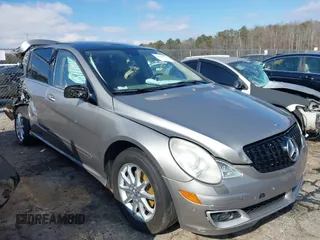 2006 Mercedes-Benz R-Class 5.0L with VIN 4JGCB75E86A014165, listed as a IAAI auction lot 41620616 with 158,014 mi miles. Bid and sale history available at carsss.com. Image 13.