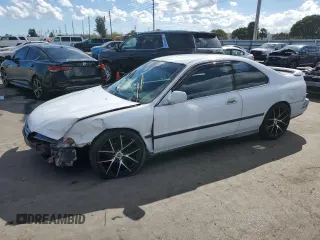 1996 Honda Accord LX with VIN 1HGCD7234TA016669, listed as a Copart auction lot 47092235 with 176,537 mi miles and Salvage Title. Bid and sale history available at carsss.com. Image 1.