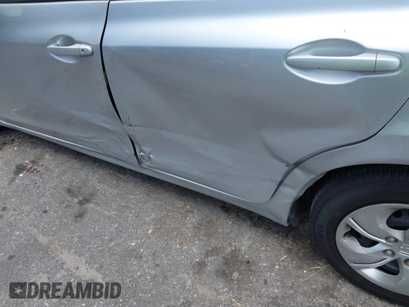 2013 Honda Civic LX z VIN 2HGFB2F5XDH549386, wystawiony jako IAAI lot #39920177 z przebiegiem 126 428 mil mil oraz . Historia ofert i sprzedaży dostępna na DreamBid. Obrazek 6.