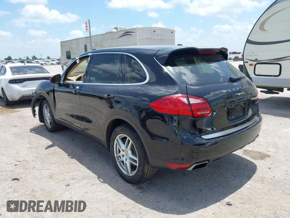 2013 Porsche Cayenne с VIN WP1AA2A23DLA13020, выставлен на аукционе IAAI как лот 42560111 с пробегом 113 984 миль миль и . История ставок и продаж доступна на DreamBid. Изображение 3.