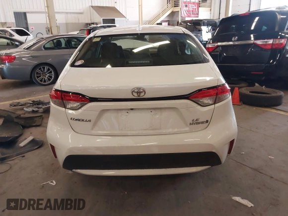 2022 Toyota Corolla LE with VIN JTDEPMAE8N3007433, listed as a IAAI auction lot 41665118 with 54,875 mi miles. Bid and sale history available at carsss.com. Image 17.