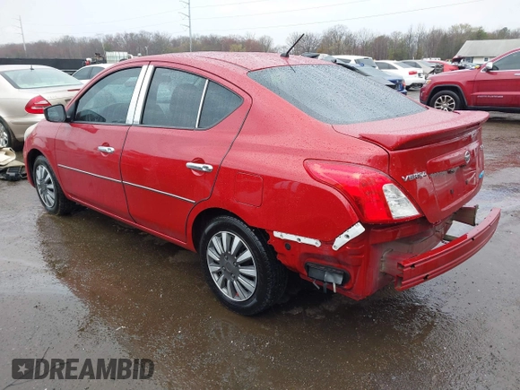 2015 Nissan Versa SV with VIN 3N1CN7AP7FL828807, listed as a IAAI auction lot 41849439 with 204,234 mi miles. Bid and sale history available at carsss.com. Image 3.