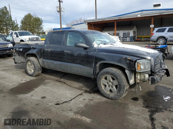 2006 Dodge Dakota SLT z VIN 1D7HW48N66S716560, wystawiony jako Copart lot #49677695 z przebiegiem 163 717 mil mil oraz Szkoda całkowita • Salvage title. Historia ofert i sprzedaży dostępna na DreamBid. Obrazek 4.