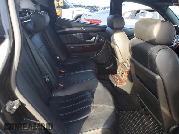 2009 Maserati Quattroporte z VIN ZAMJK39A290046644, wystawiony jako Copart lot #77969144 z przebiegiem 87 355 mil mil oraz Czysty tytuł • Clean title. Historia ofert i sprzedaży dostępna na DreamBid. Obrazek 10.