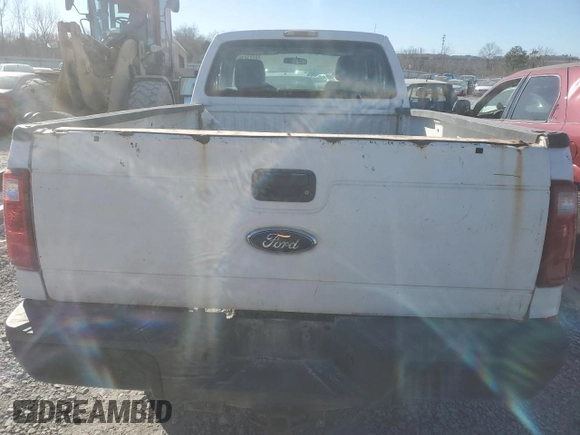 2014 Ford F-250 XL with VIN 1FTBF2A60EEA98432, listed as a Copart auction lot 88311635 with 320,415 mi miles and Salvage title. Bid and sale history available at DreamBid. Image 6.